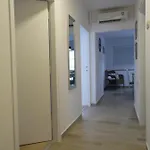 Lena דירה