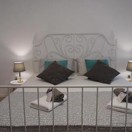 Apartman Lena *
